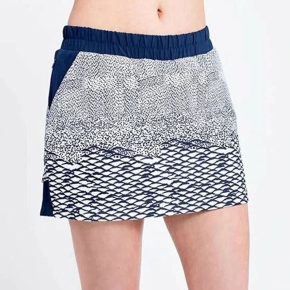 tasc Pants - Tasc Performance Skort Size medium